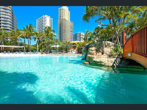 Crown Towers - Accommodation Gladstone 1