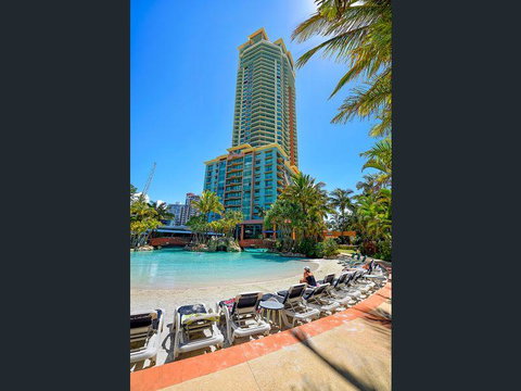 Crown Towers - Accommodation Gladstone 0