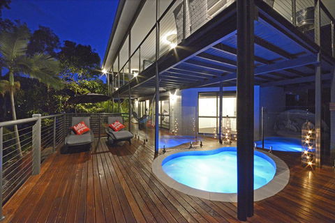 Crusoe's Beach House - Airlie Beach - Accommodation Gladstone 3