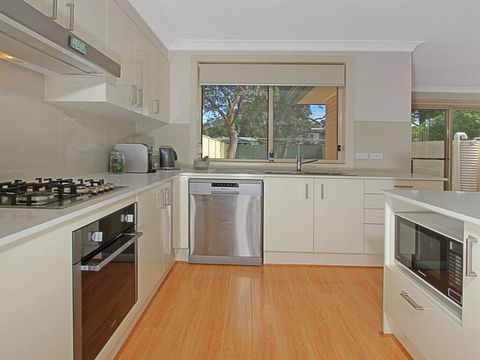 CShells On Quay - Perfect Location And Great Views - Accommodation Gladstone 3