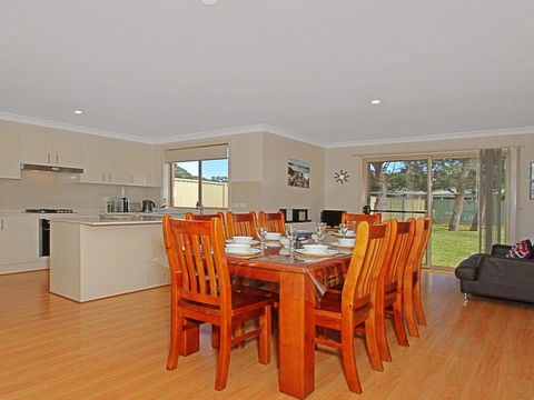 CShells On Quay - Perfect Location And Great Views - Accommodation Gladstone 2