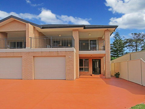 CShells On Quay - Perfect Location And Great Views - Accommodation Gladstone 0