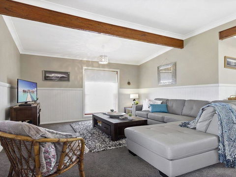 Cudgee - Quaint Cottage With Separate Cabin - Accommodation Gladstone 1