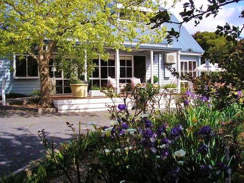 Cumquat Cottage - Accommodation Gladstone 0