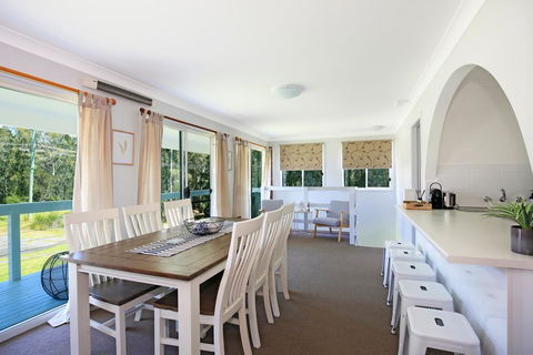 Curleys @ Culburra - Family & Pet Friendly - Accommodation Gladstone 0