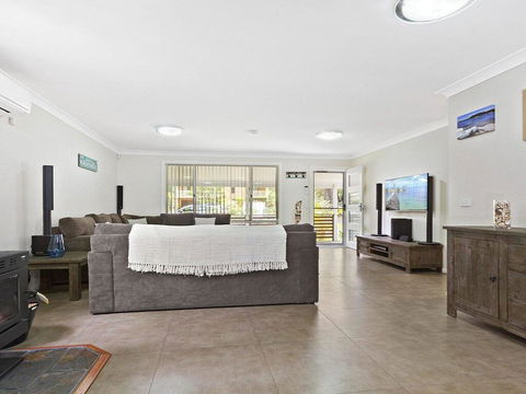 Currambene Cottage - All About Location - Accommodation Gladstone 1