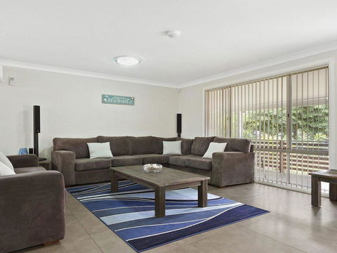 Currambene Cottage - All About Location - Accommodation Gladstone 3