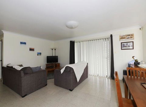 Cute And Costal - Accommodation Gladstone 0
