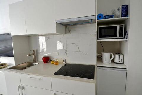 Cute Studio Apartment In Maroubra - Accommodation Gladstone 3