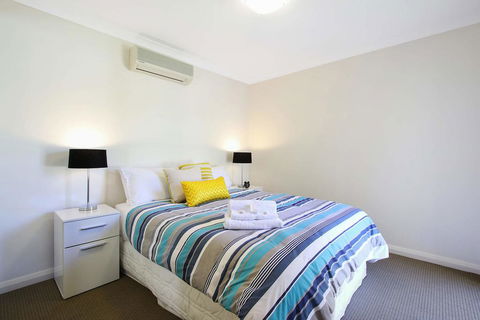 Cypress Townhouse 11 - Accommodation Gladstone 0