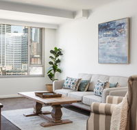 Darling Harbour Apartment with Parking Views Pool - Accommodation Gladstone