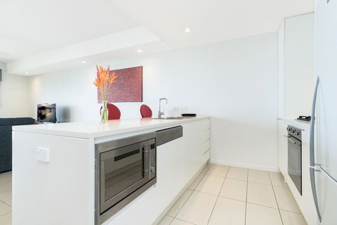 Darwin Waterfront Apartments - Accommodation Gladstone 0