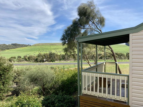 Daysy Hill Country Cottages - Accommodation Gladstone 2