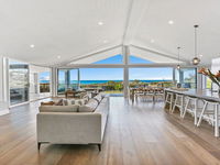Dayz Dreamin - pool gas fireplace and beachfront
