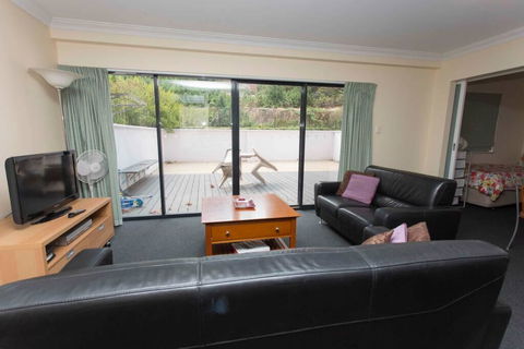 Debs Apartment MtsBay - Accommodation Gladstone 3