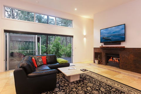 Deja Vu Estate - Accommodation Gladstone 1