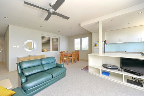 Del Rae Unit 12 - Shoal Bay - Accommodation Gladstone 2