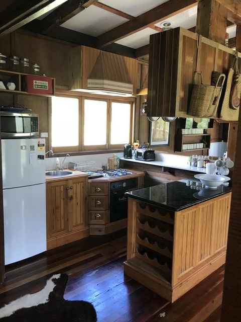 Delaneys Creek Cabin Retreat - Accommodation Gladstone 2