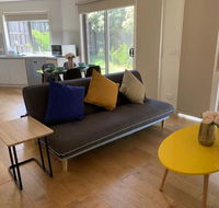 Delicate and Peaceful Bundoora Townhouse 7-R1 - Accommodation Gladstone