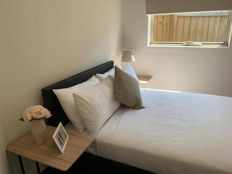 Delicate And Peaceful Bundoora Townhouse 7-R4 - Accommodation Gladstone 3