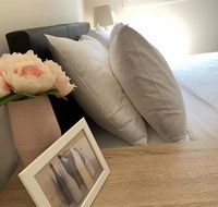 Delicate Bedroom in Bentleigh East - Accommodation Gladstone