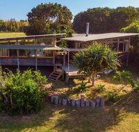 Delicate Nobby Artist Studio 898 Point Plomer Road - Accommodation Gladstone