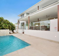 Deluxe on Water - Accommodation Gladstone