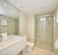 Deluxe Private Apartment in Surfers Paradise - Accommodation Gladstone