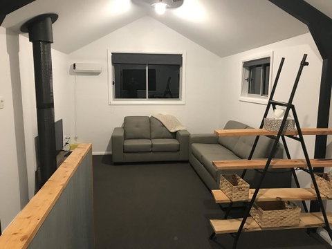 Derby Digs Barn - Accommodation Gladstone 2