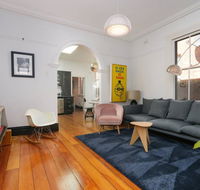 Designer 2 Bedroom House with Garden in Northbridge - Accommodation Gladstone