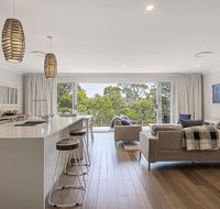DESIGNER HOLIDAY BEACH PAD // 4 BED // COPA - Accommodation Gladstone