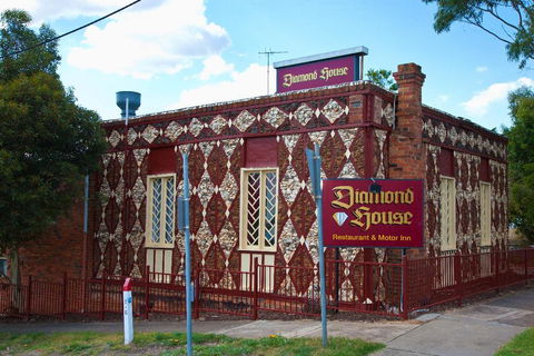 Diamond House Heritage Restaurant And Motor Inn - Accommodation Gladstone 0
