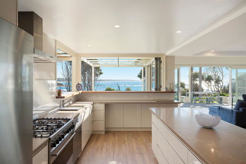 Dollini Ocean (Unit 1) - Accommodation Gladstone 2