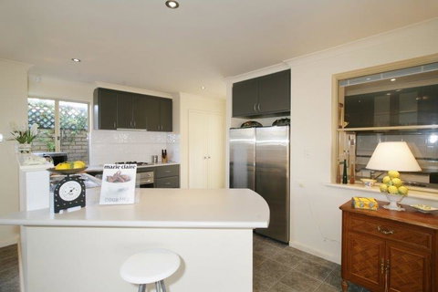 Dolphin 3 Bedroom House By Shoalwater Executive Homes - Accommodation Gladstone 1