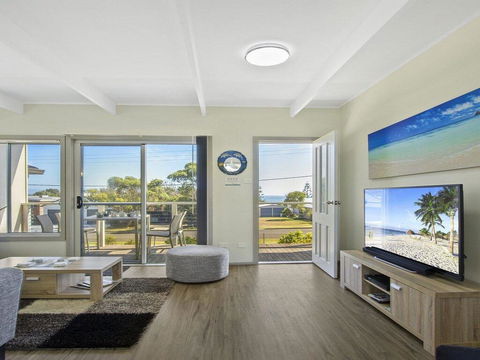 Dolphin Breeze - Fully Fenced And Pet Friendly - Accommodation Gladstone 3