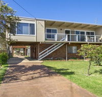 Dolphin Breeze - fully fenced and pet friendly - Accommodation Gladstone