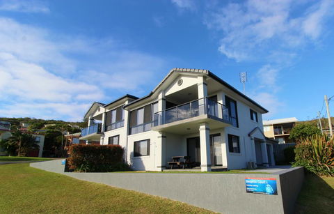 Dolphin Court 1, 1 Gowing Street - Accommodation Gladstone 2
