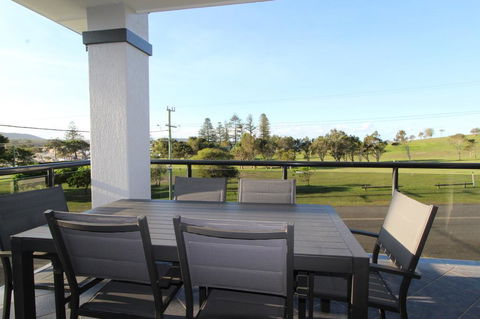 Dolphin Court 1, 1 Gowing Street - Accommodation Gladstone 3