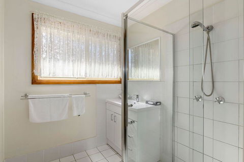 Dolphin Sands Holiday Cabins - Accommodation Gladstone 3