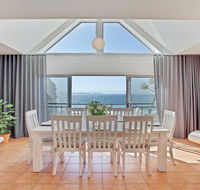 Dolphins Den - panoramic views - Accommodation Gladstone