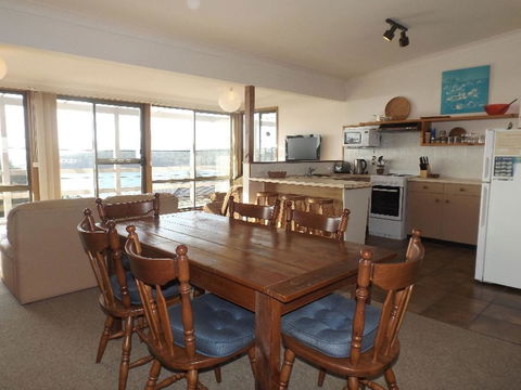 Donaldsons At Pambula Beach - Accommodation Gladstone 3