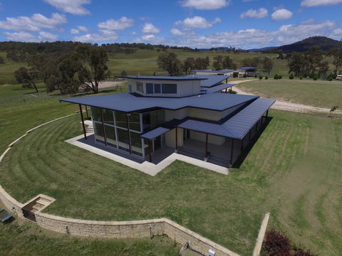 Donegal Farmstay - Accommodation Gladstone 0