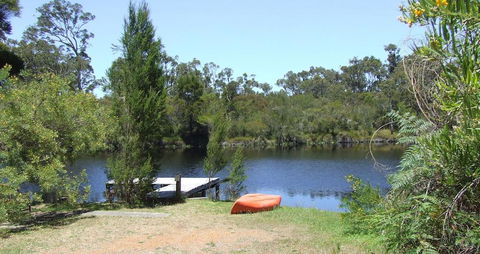 Donnelly Lakes - Accommodation Gladstone 2