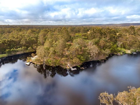 Donnelly Lakes - Accommodation Gladstone 0