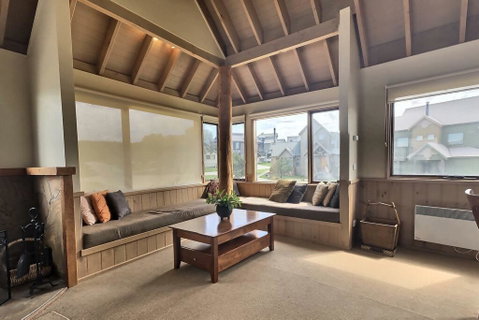 Dragonfly Chalet - Accommodation Gladstone 3