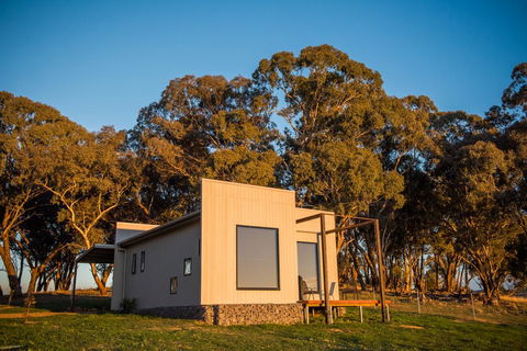 Dragonfly Cottages - Accommodation Gladstone 0