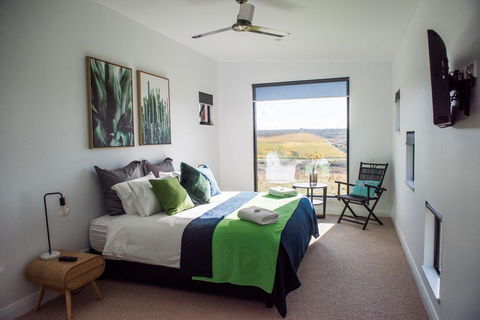 Dragonfly Cottages - Accommodation Gladstone 1