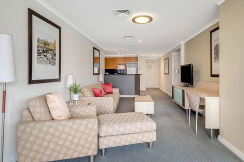 DREAM HARBOUR VIEW 2 BRM // GYM, POOL And PARKING - Accommodation Gladstone 3