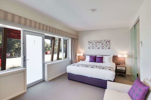 Drouin Motel - Accommodation Gladstone 2