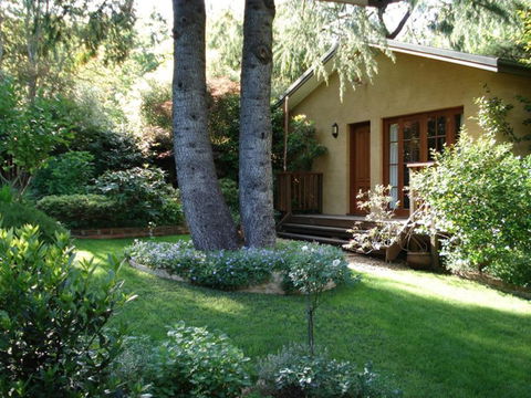 Dukis House - Accommodation Gladstone 0